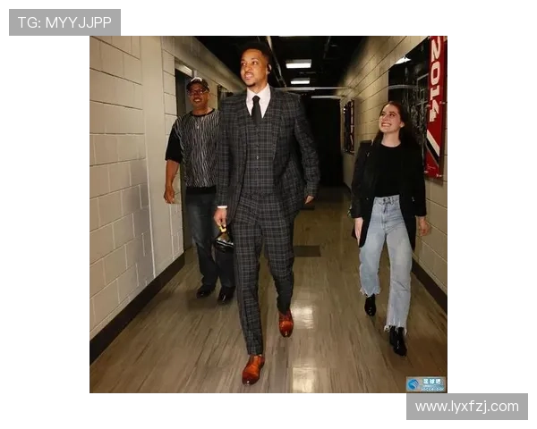 足球巨星背后的奋斗与荣耀:他们如何书写传奇人生 足球巨星背后的奋斗与荣耀:他们如何书写传奇人生